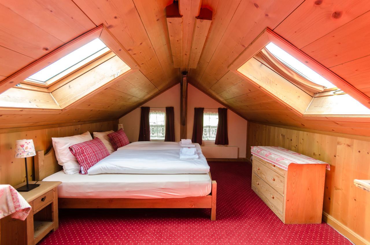 Family B&B Le Vieux Chalet シャトー・デー エクステリア 写真